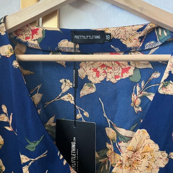 PRETTYLITTLETHING | Plus Blue Floral Button Detail Swing Dress - Picture 3 of 5